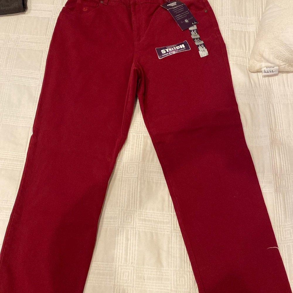 Gloria Vanderbilt bright burgundy stylish denim stretch jeans size 14 NWT
